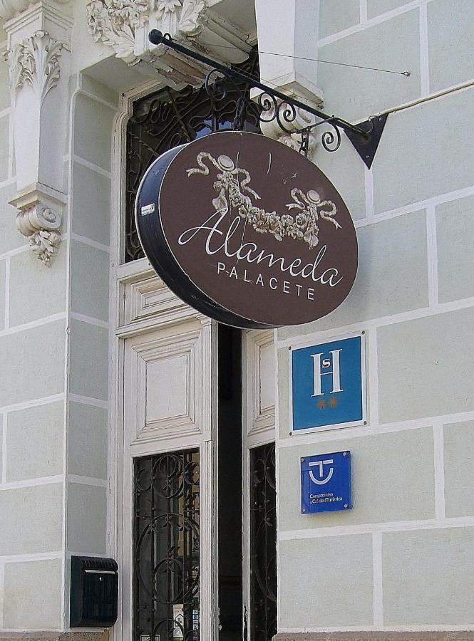 Alameda Palacete Cáceres Exterior foto